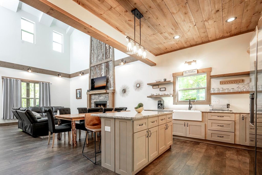 415548 Blue Ridge Residential