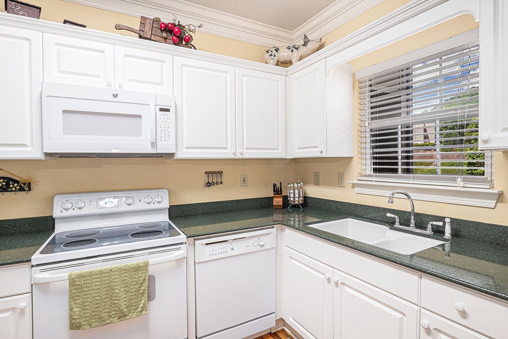 415554 Clayton Condominium
