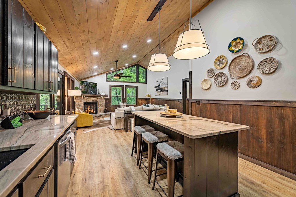 415555 Mineral Bluff Residential