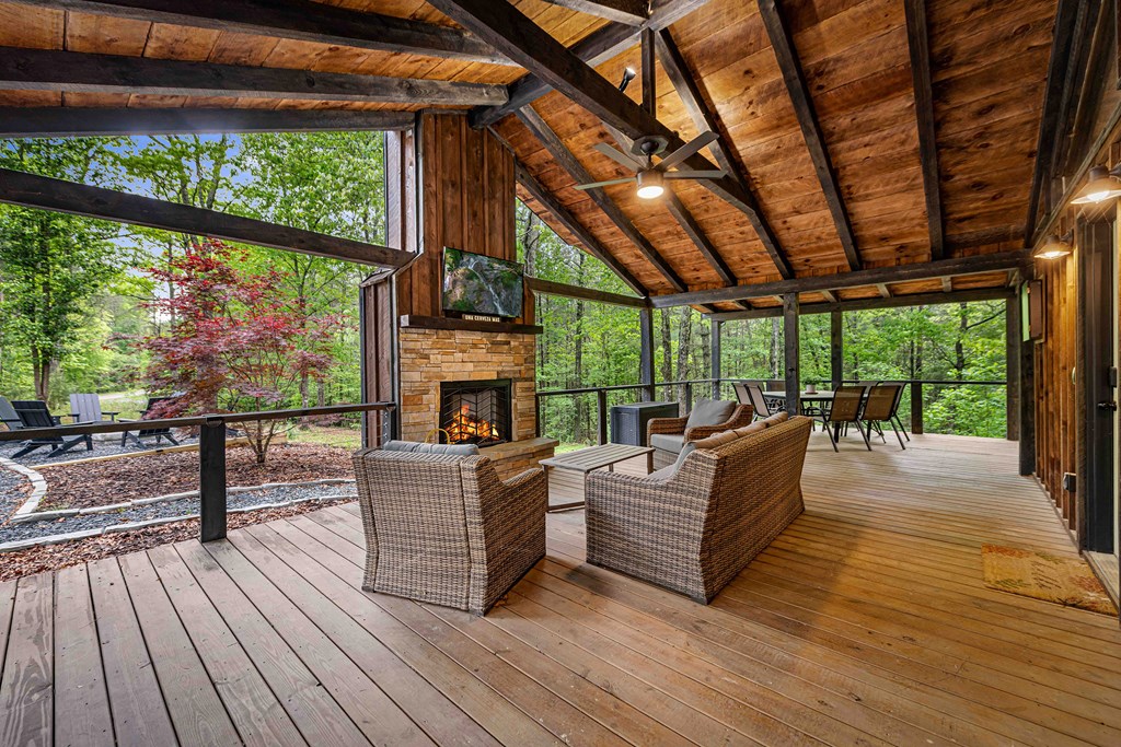 415555 Mineral Bluff Residential