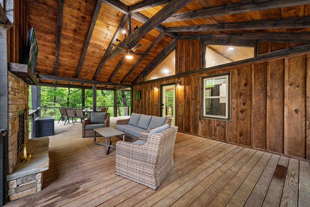 415555 Mineral Bluff Residential