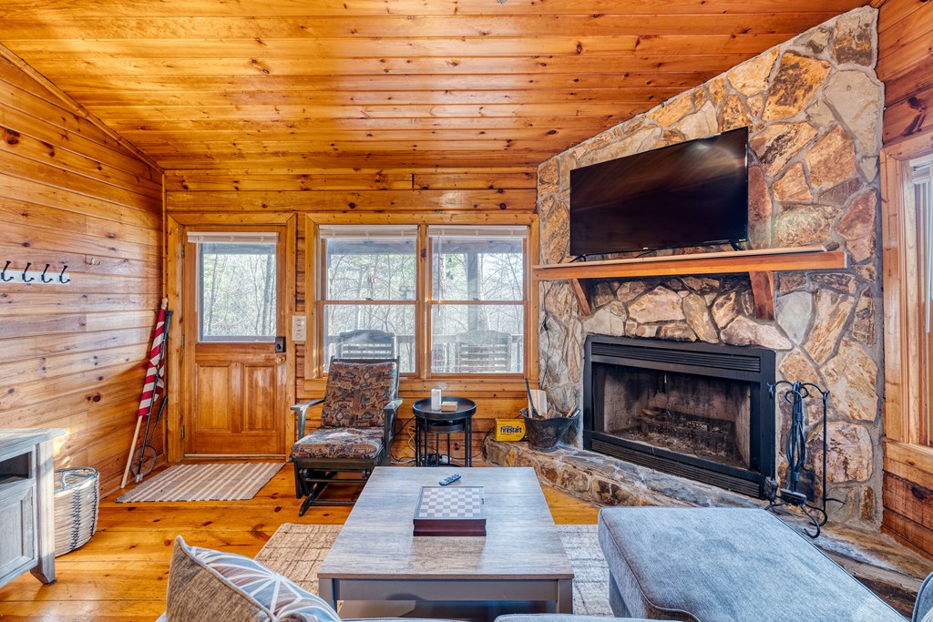415560 Blue Ridge Residential