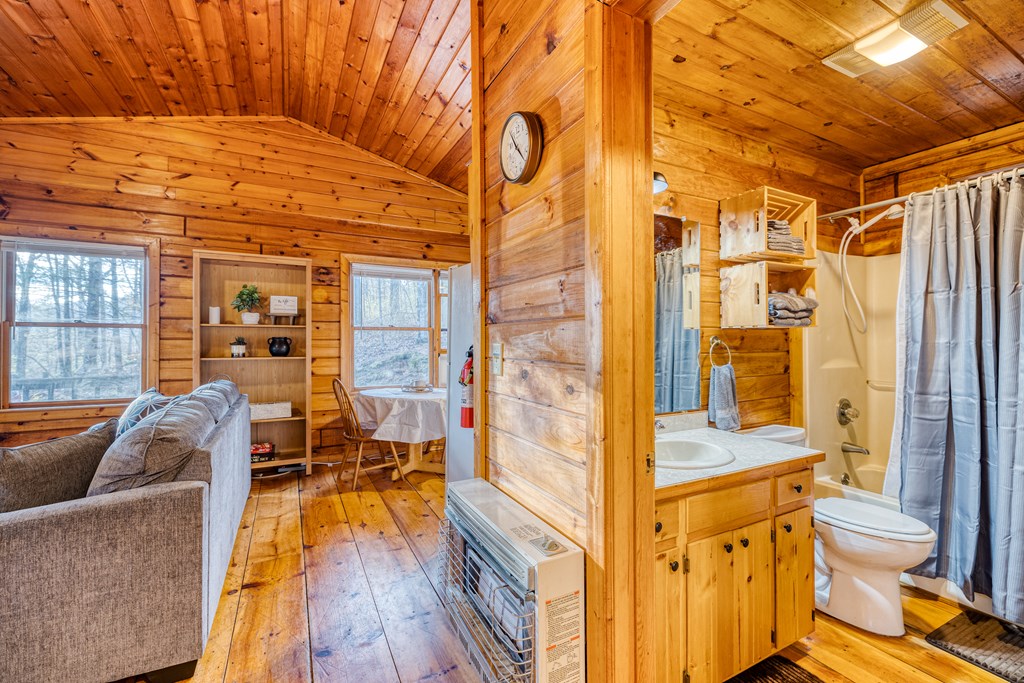 415560 Blue Ridge Residential
