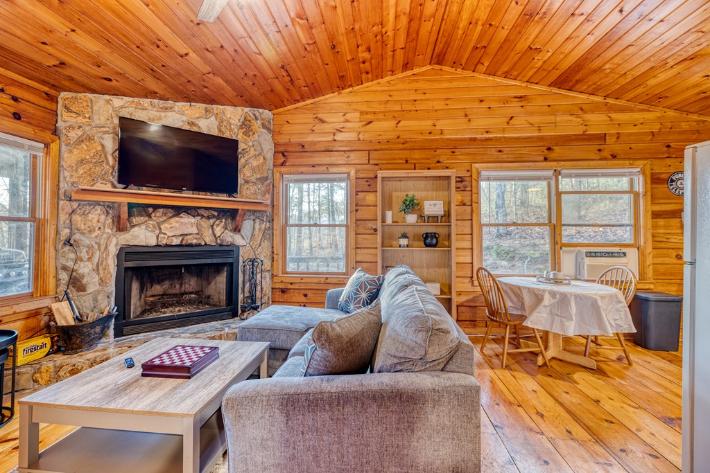 415560 Blue Ridge Residential