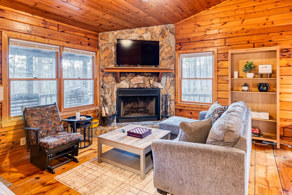 415560 Blue Ridge Residential