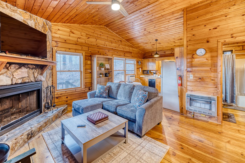 415560 Blue Ridge Residential