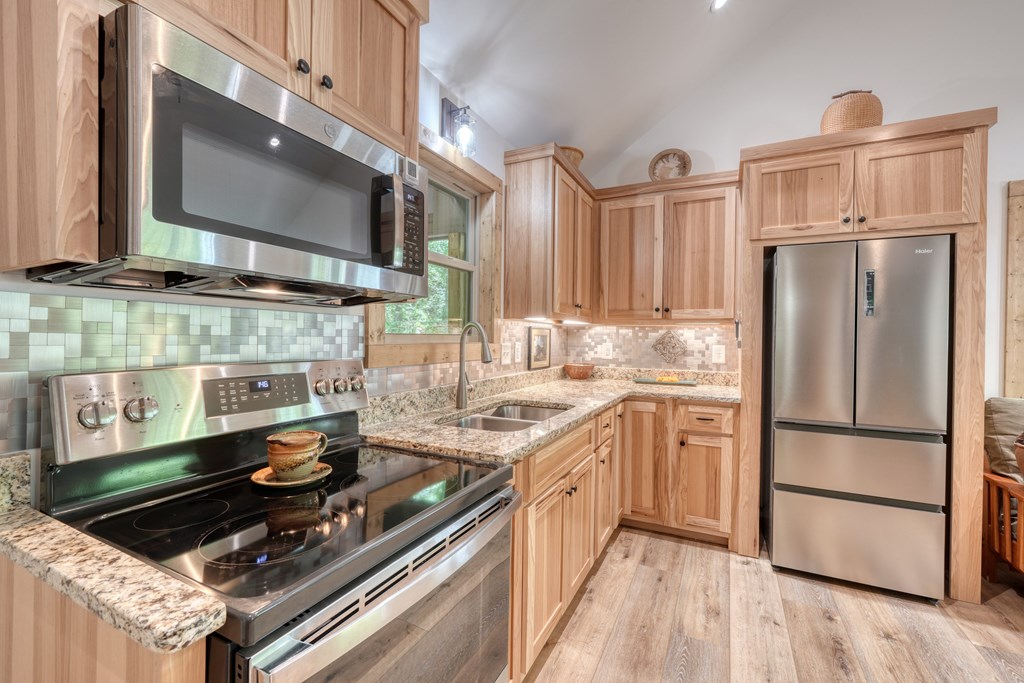 415585 Blairsville Residential