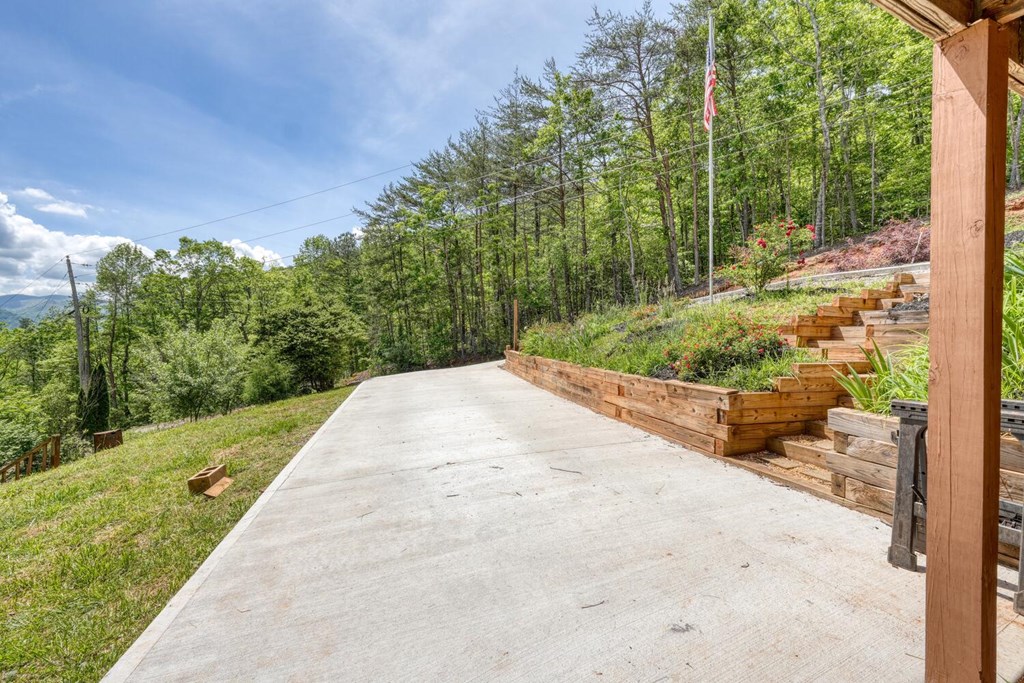 415594 Hiawassee Residential