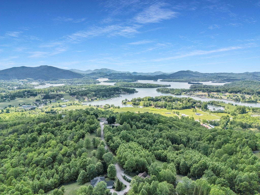 415607 Hayesville Residential