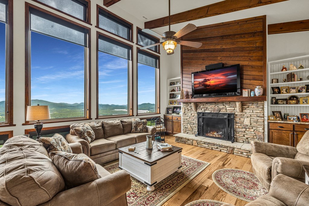 415607 Hayesville Residential