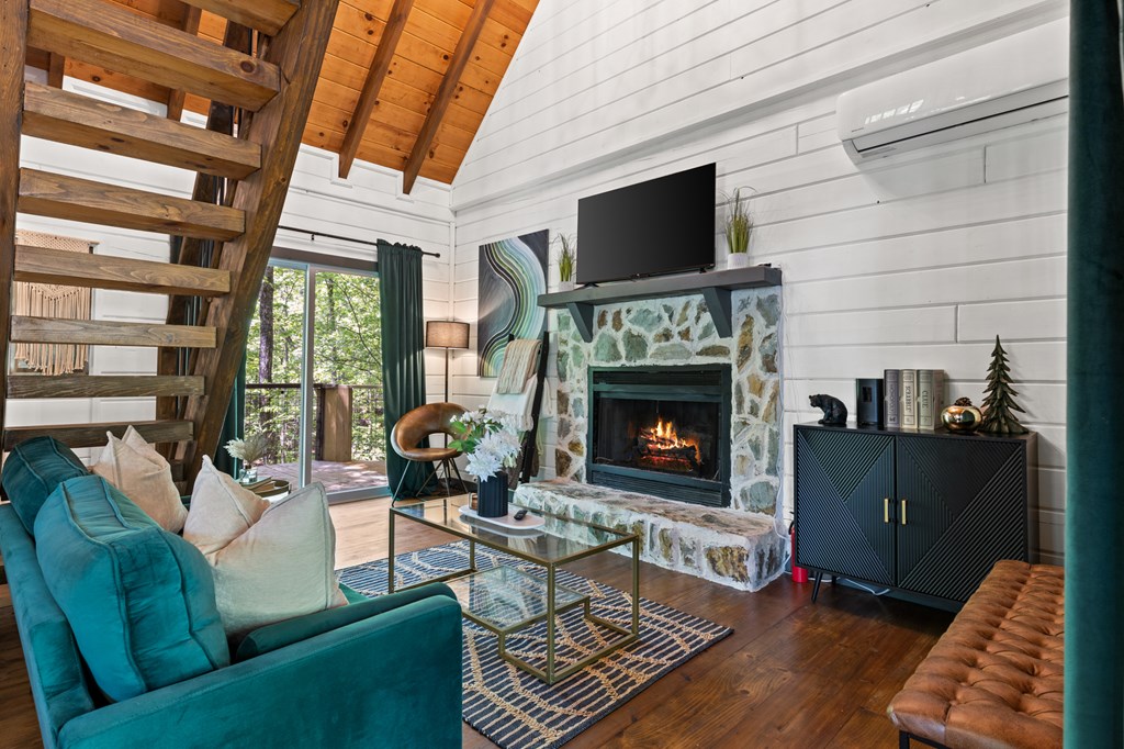 415610 Blue Ridge Residential