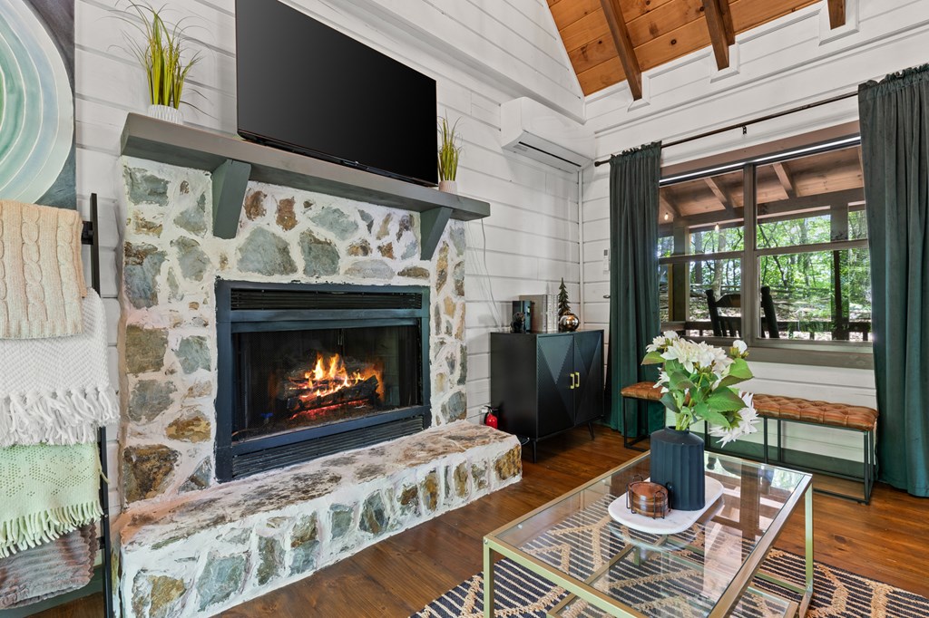 415610 Blue Ridge Residential