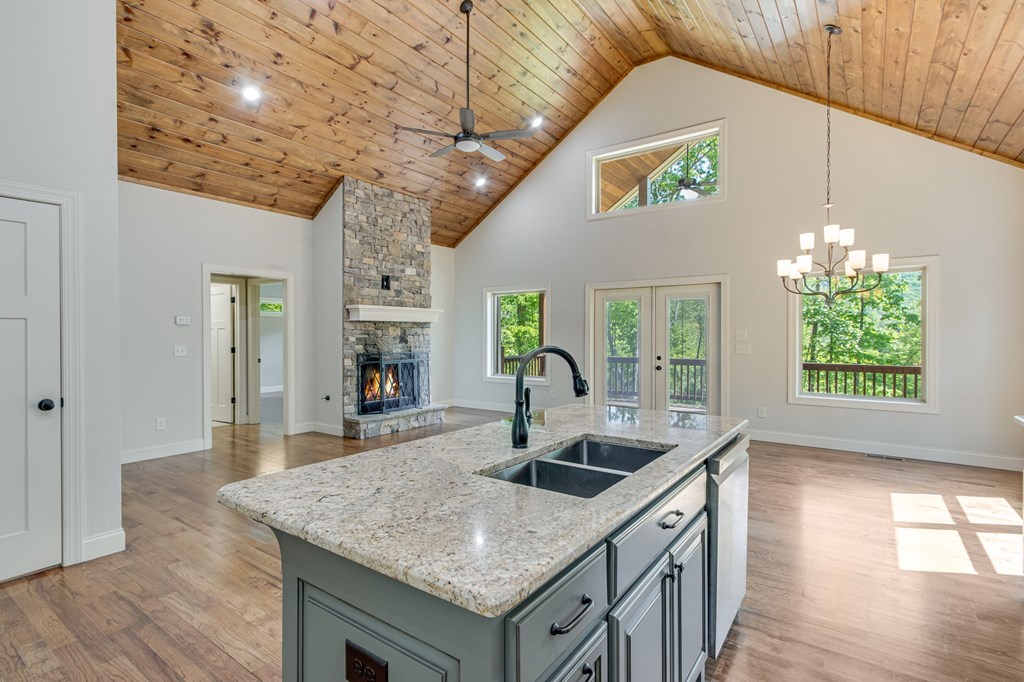 415641 Young Harris Residential
