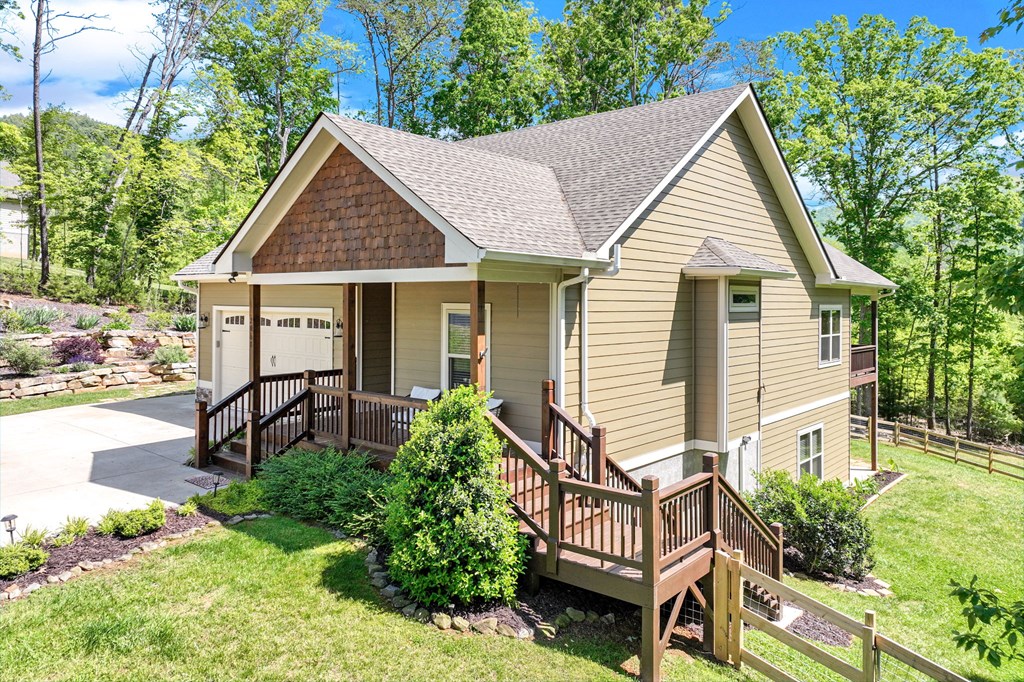 415641 Young Harris Residential