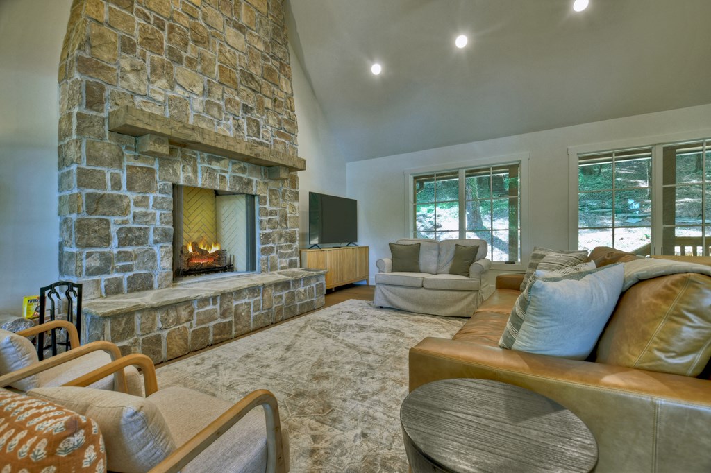 415644 Morganton Residential