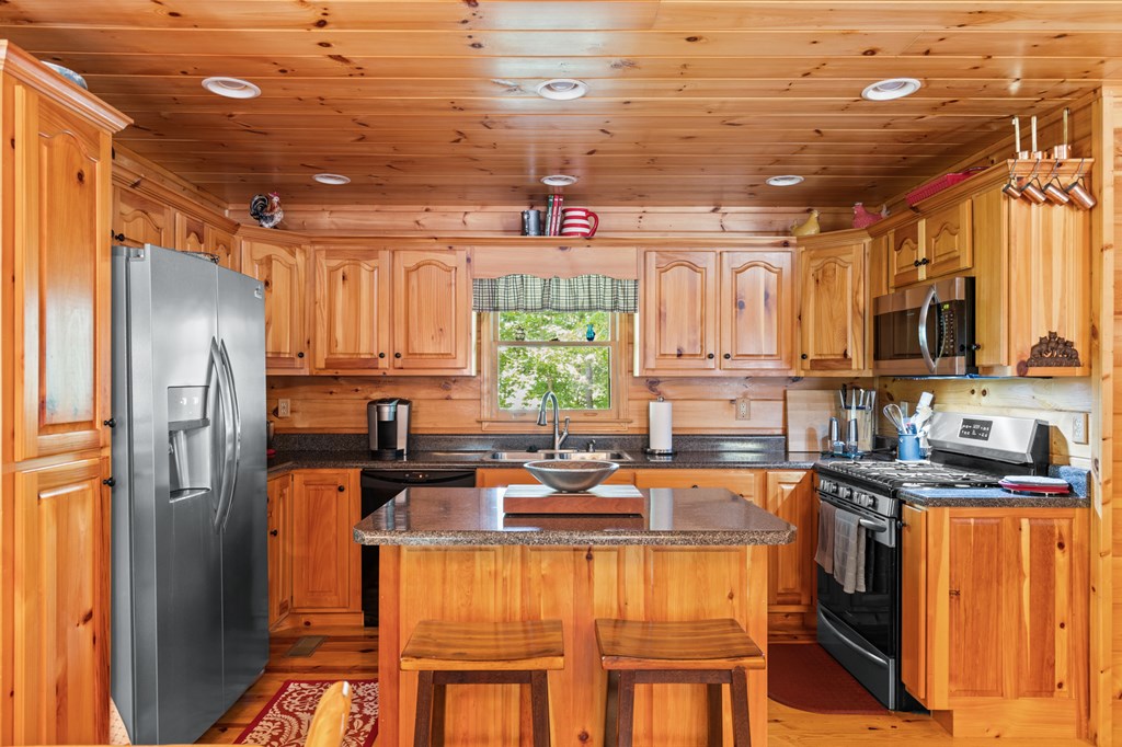 415653 Ellijay Residential