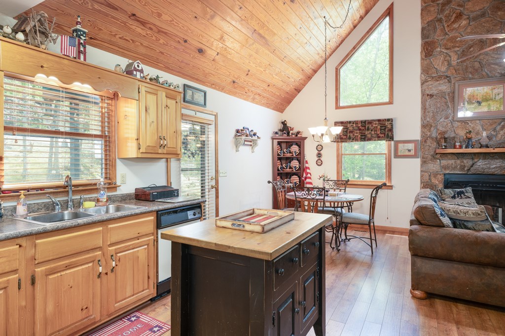 415662 Murphy Residential