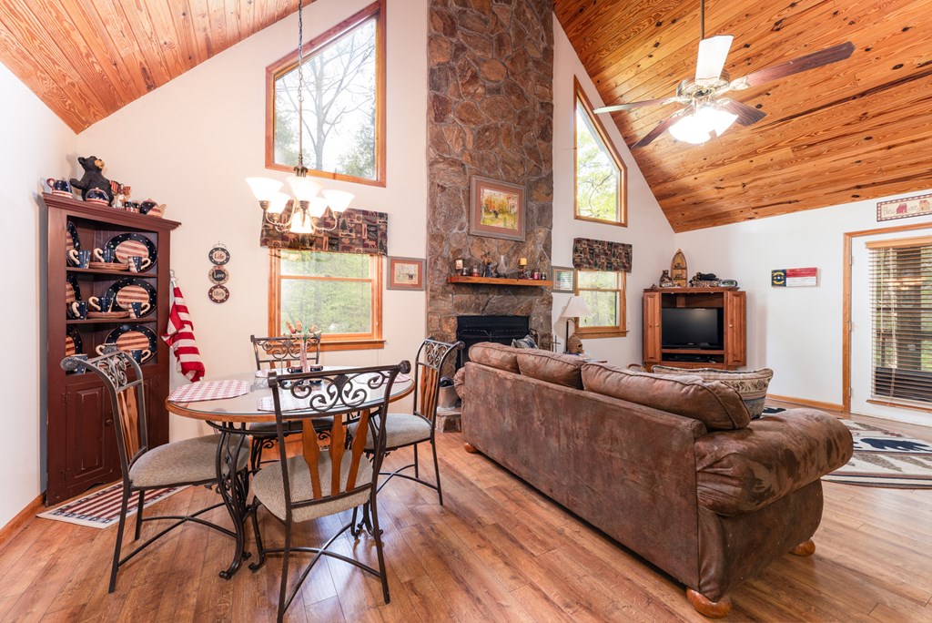 415662 Murphy Residential