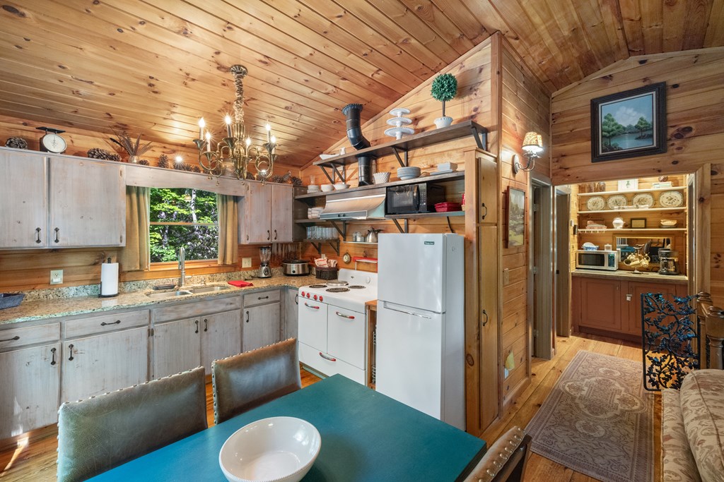 415669 Blue Ridge Residential