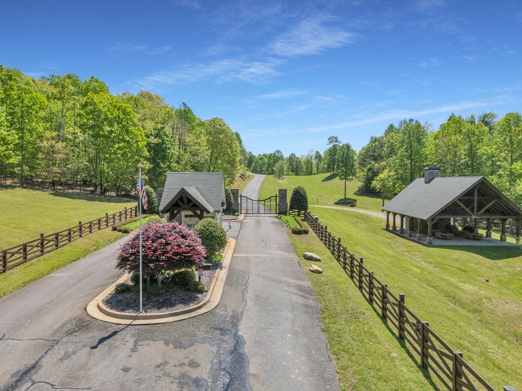 415677 Murphy Residential