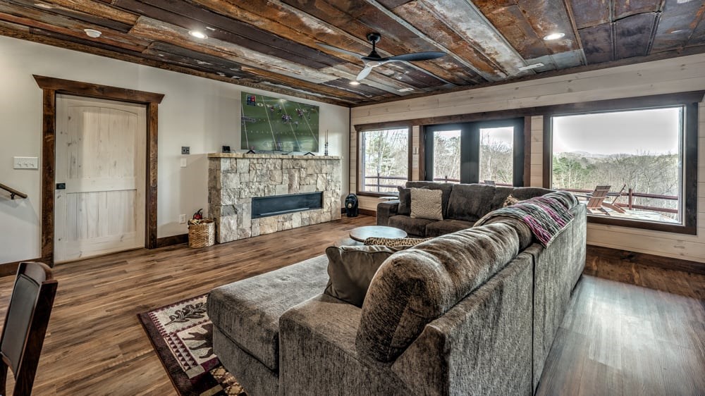 415686 Blue Ridge Residential