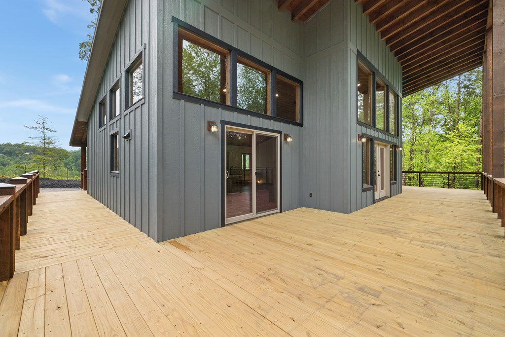 415689 Blue Ridge Residential