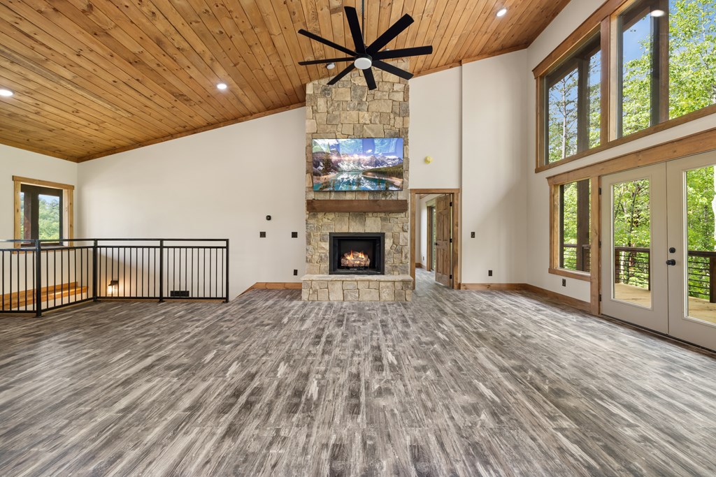 415689 Blue Ridge Residential