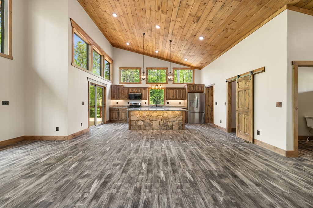 415689 Blue Ridge Residential