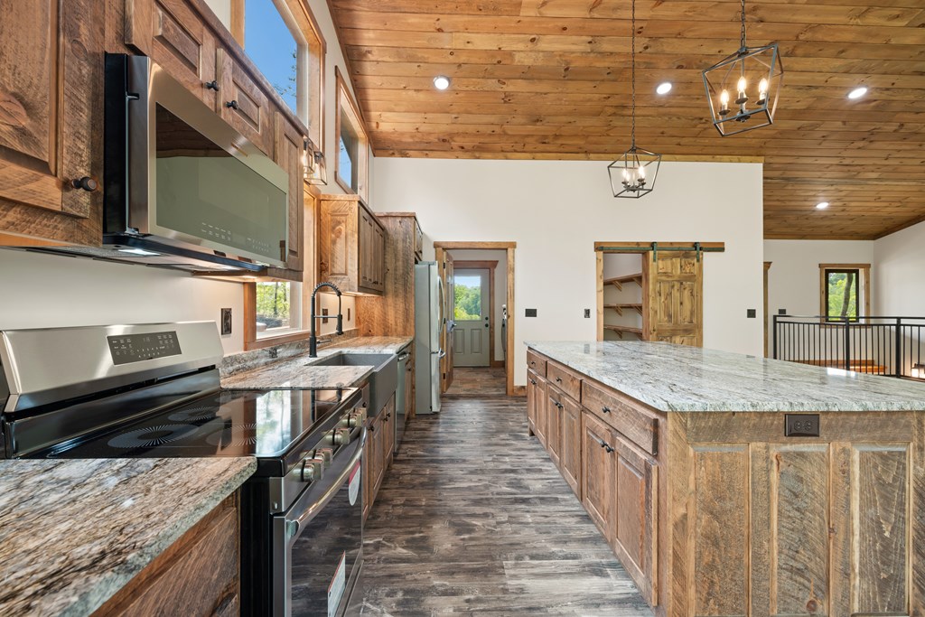 415689 Blue Ridge Residential