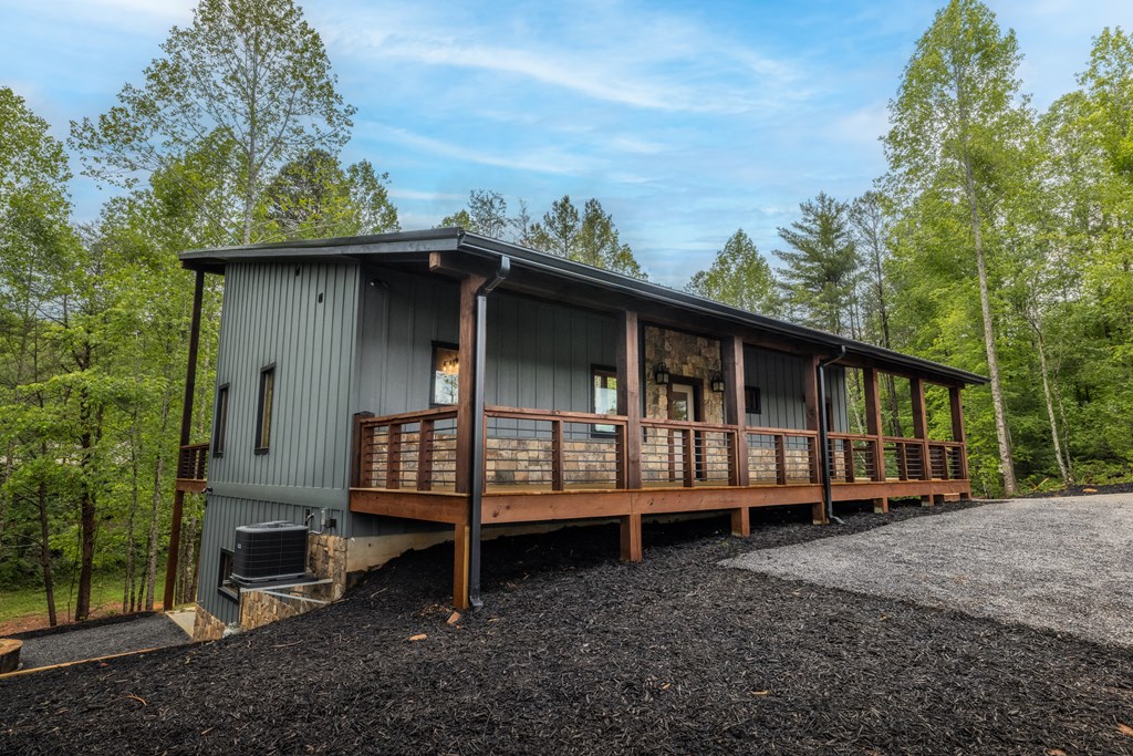 415689 Blue Ridge Residential