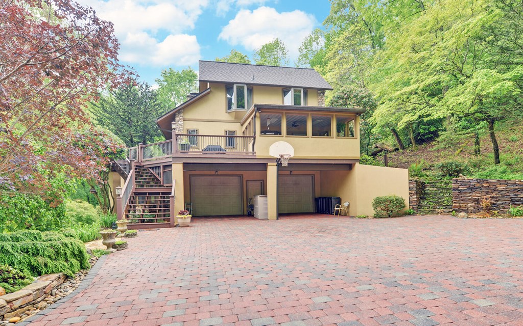 415696 Andrews Residential