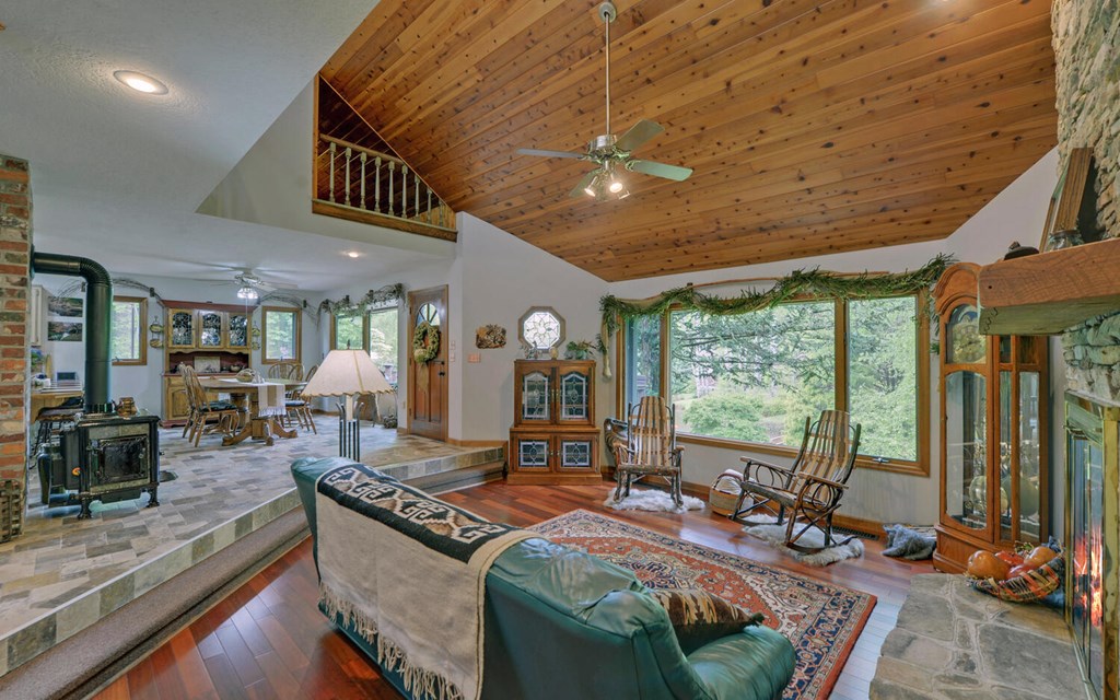 415696 Andrews Residential