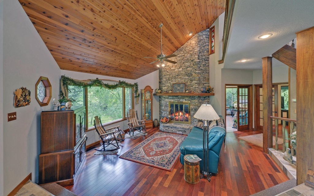 415696 Andrews Residential