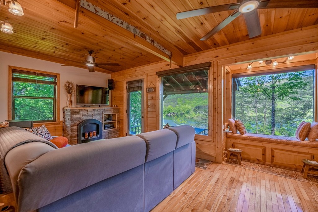 415698 Turtletown Residential