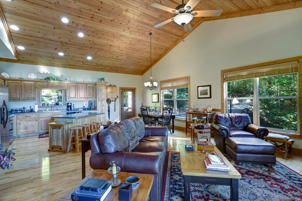 415702 Hiawassee Residential