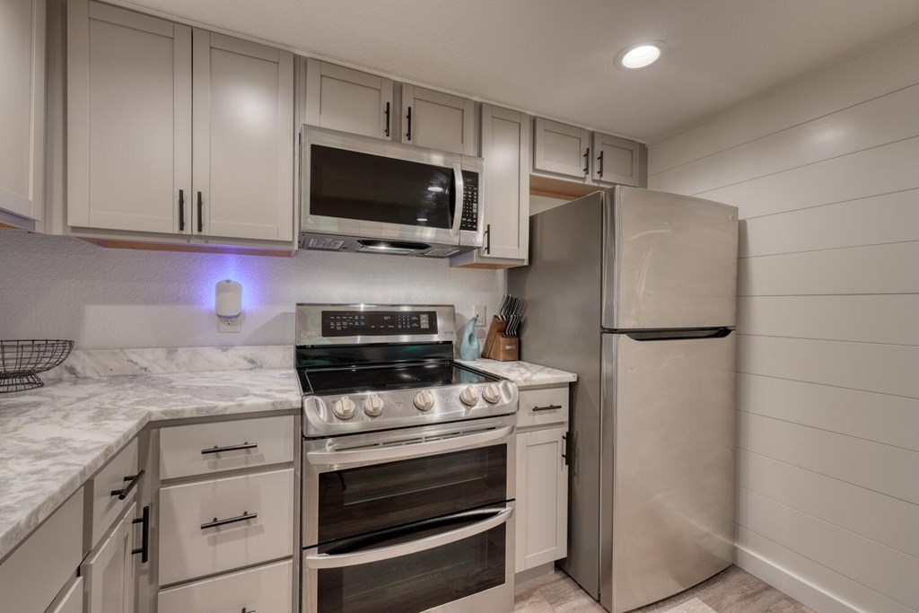 415703 Young Harris Residential