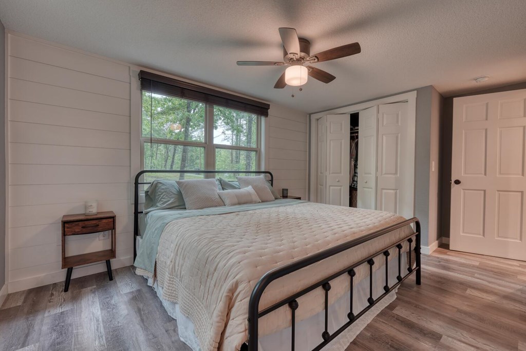 415703 Young Harris Residential