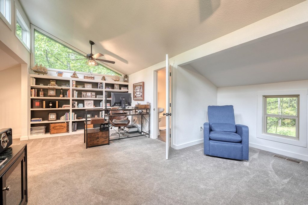 415703 Young Harris Residential