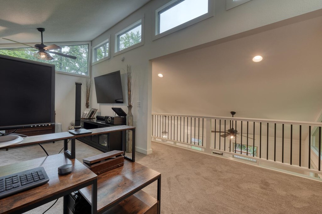 415703 Young Harris Residential