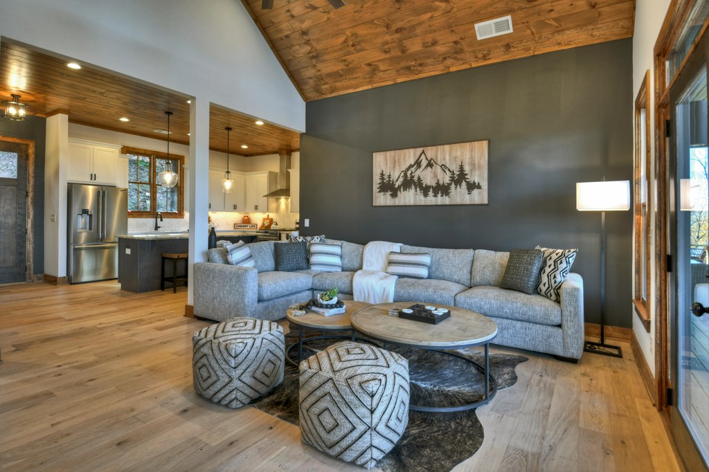 415709 Blue Ridge Residential