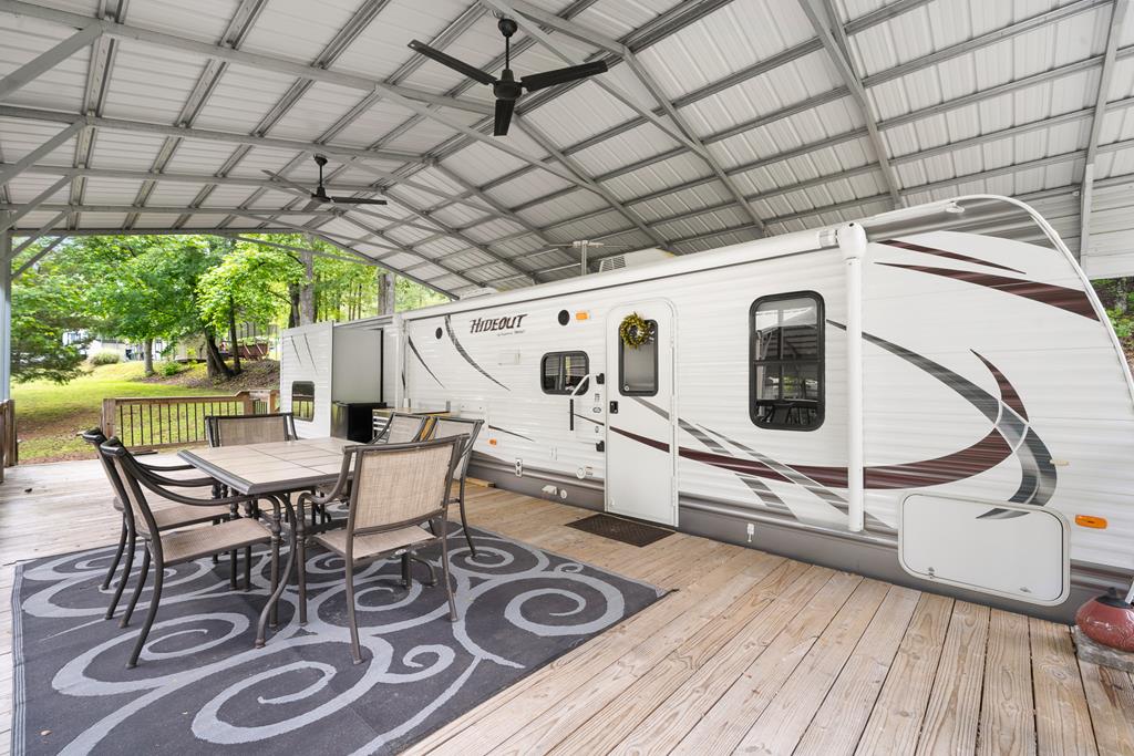 415710 Chatsworth Residential
