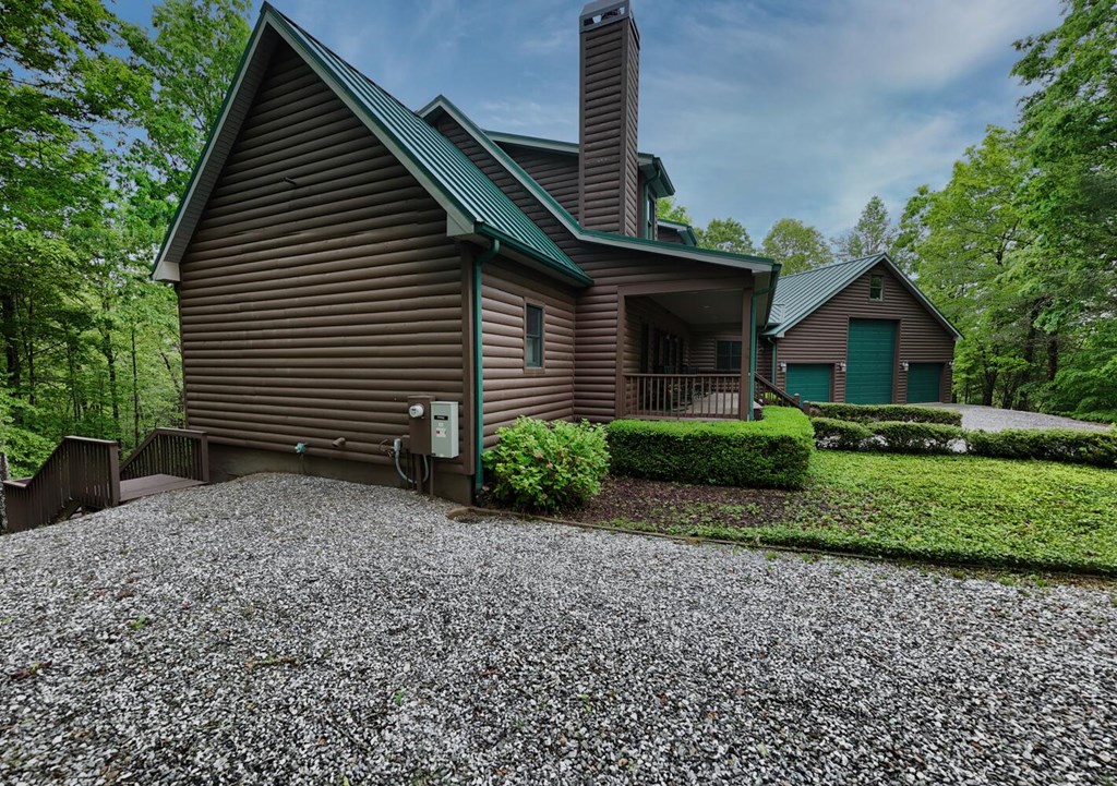 415716 Young Harris Residential