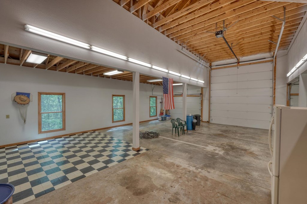 415716 Young Harris Residential