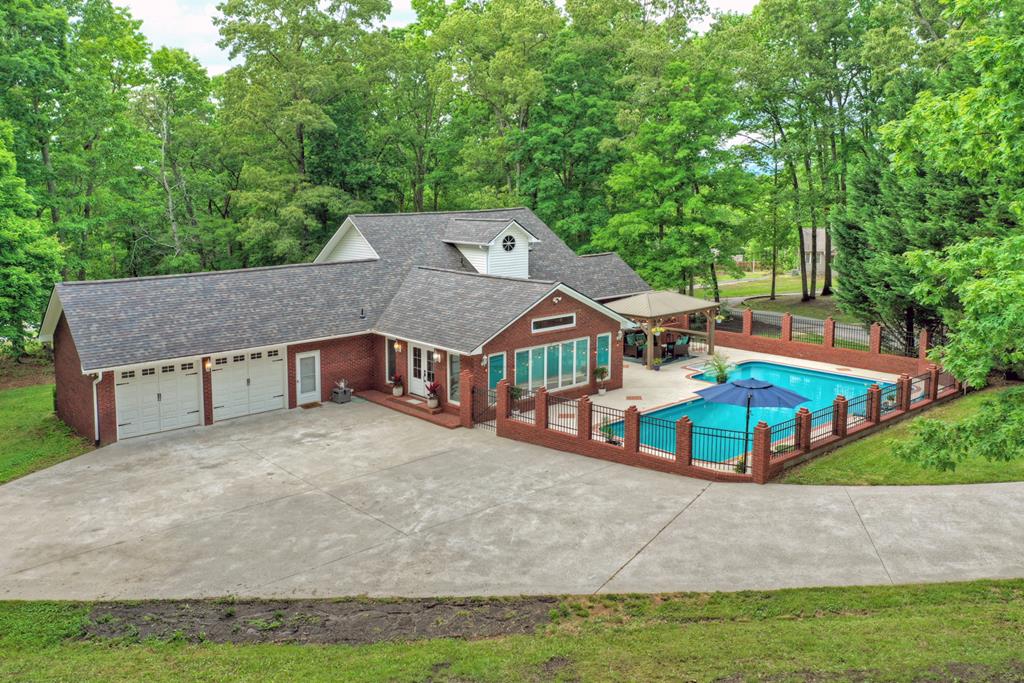 415737 Blue Ridge 