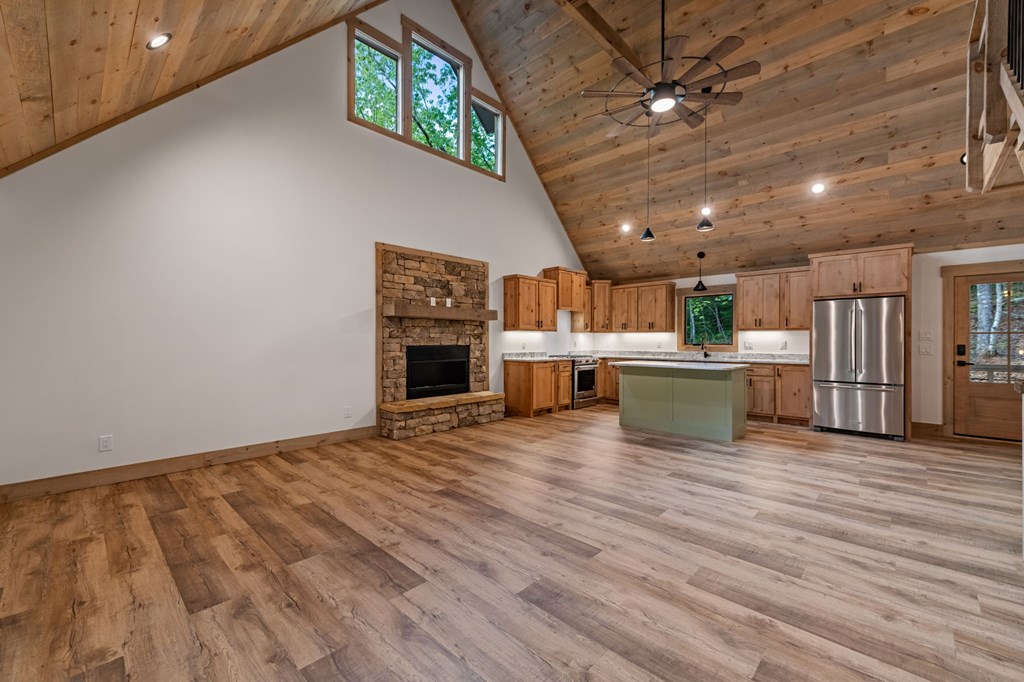 415743 Blue Ridge Residential