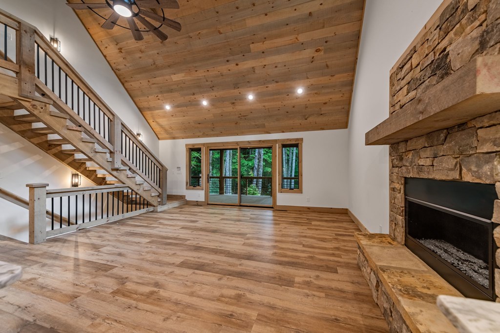 415743 Blue Ridge Residential
