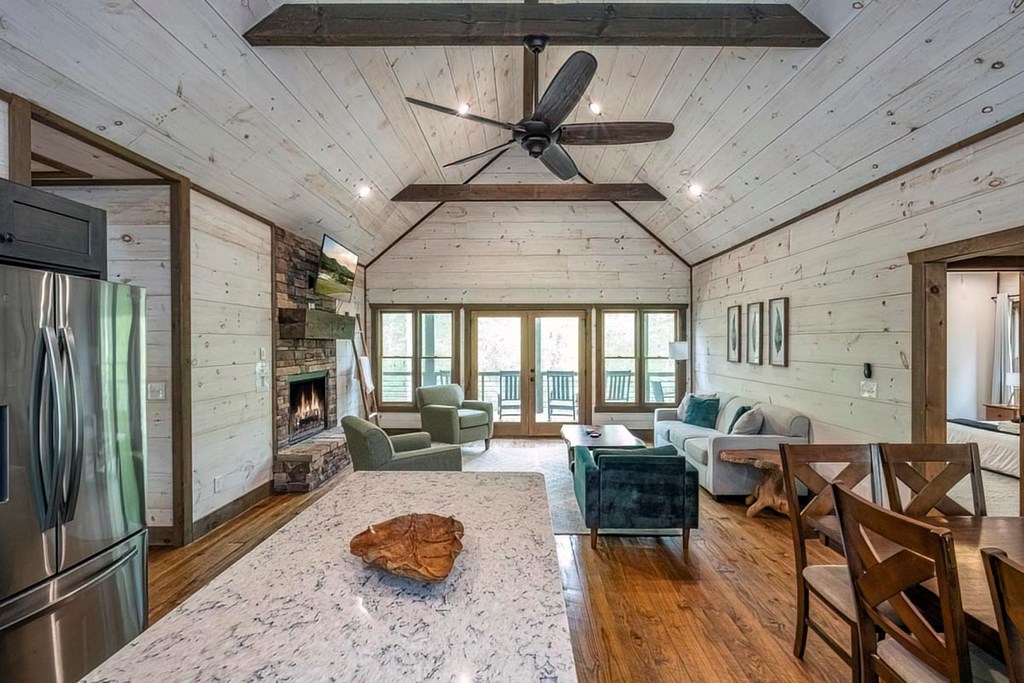 415757 Blue Ridge Residential