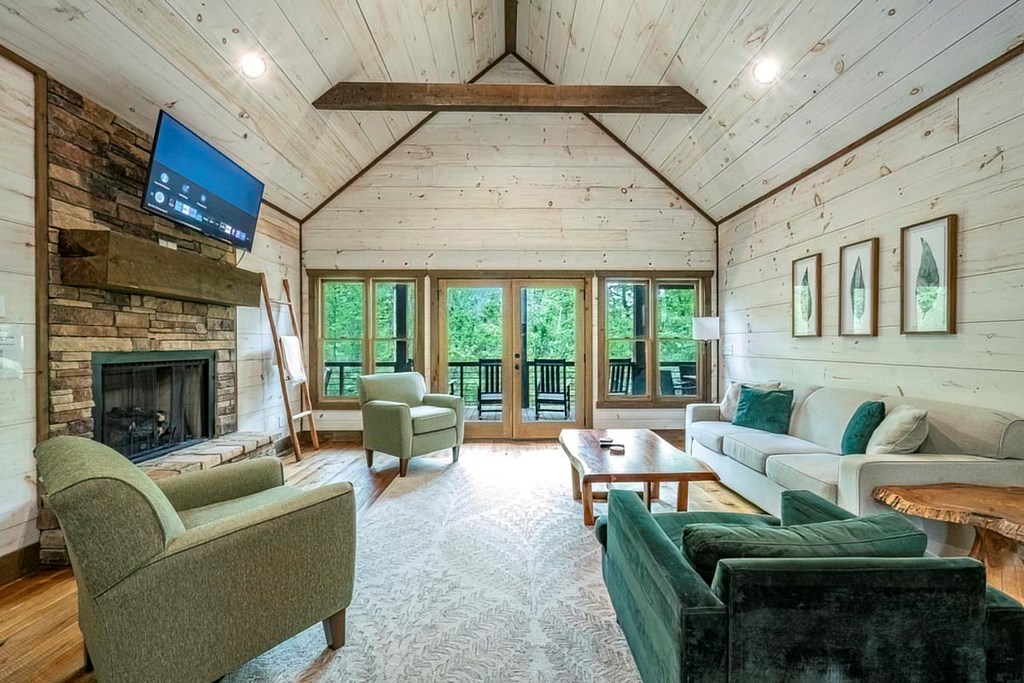 415757 Blue Ridge Residential