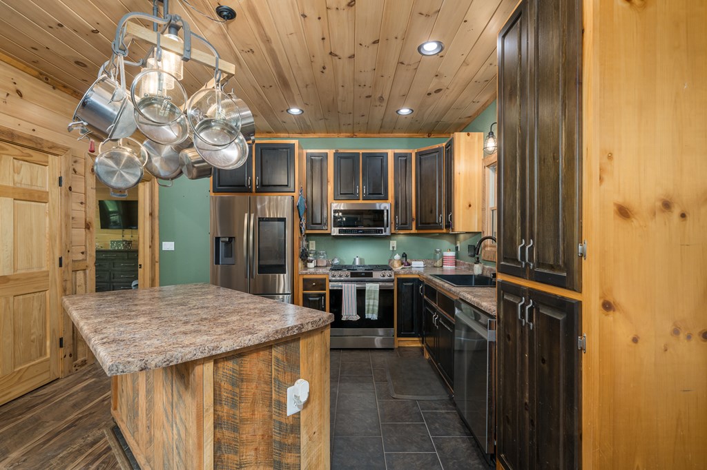 415760 Blue Ridge Residential