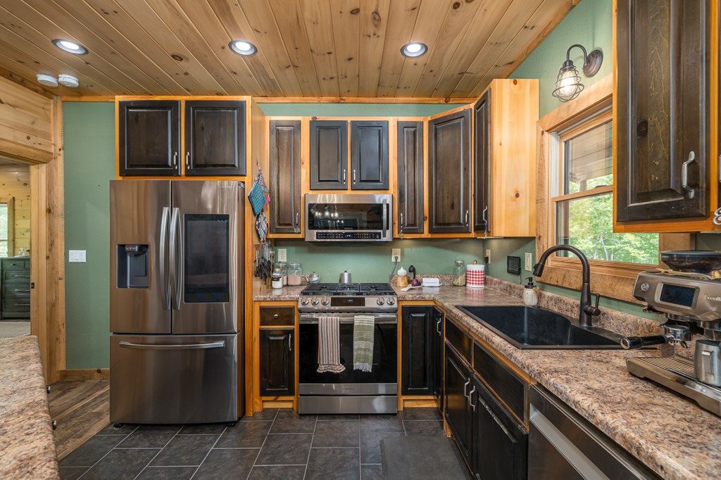 415760 Blue Ridge Residential